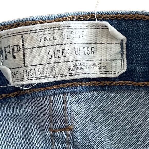 Free People Shark Bite Raw-Hem Ripped Crop Skinny Jeans - Picture 5 of 6